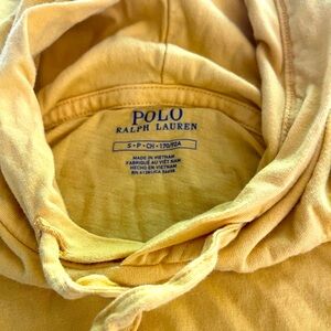 Men’s polo yellow pullover
